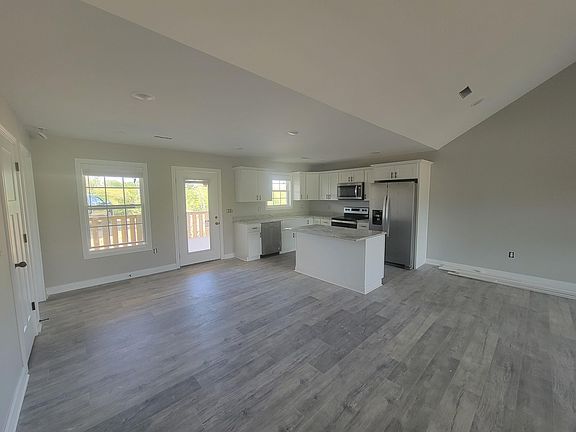 5th image of 1008 Mission Dr