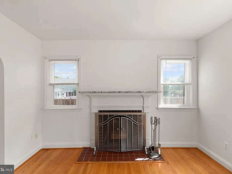 16 Homestead St — Photo 7