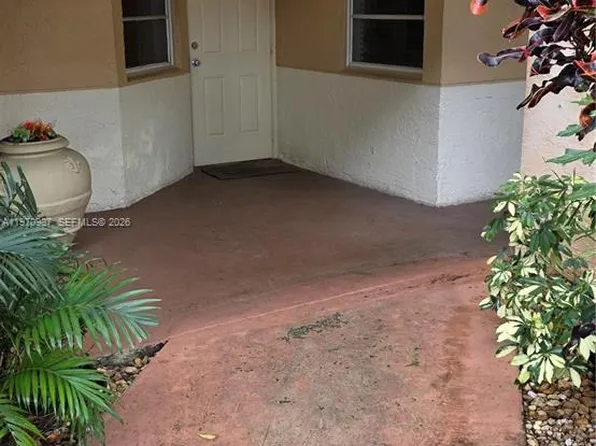 8292 NW 24th St #8292, Pompano Beach, FL 33065