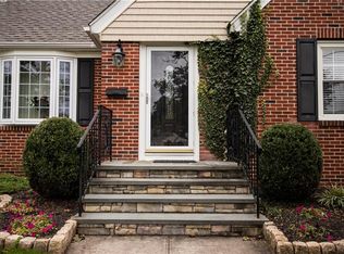 44 McArthur Dr, North Providence, RI 02911