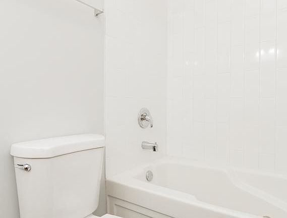 5th image of 7722 N Ashland Ave #7724ONEF