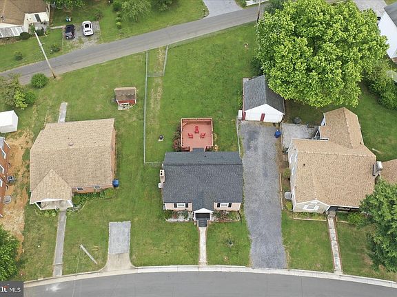 2nd image of 605 Stockton Rd