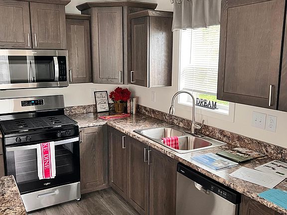 2nd image of 10 Coban Dr