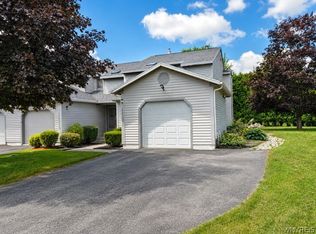 8226 Beehive Cir, Liverpool, NY 13090