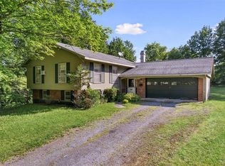 11 Canterbury Dr, Clinton, NY 13323