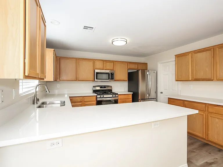 4137 Catalan Sails Ave — Photo 7
