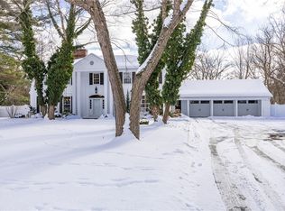 28 Mitchell Rd, Pittsford, NY 14534