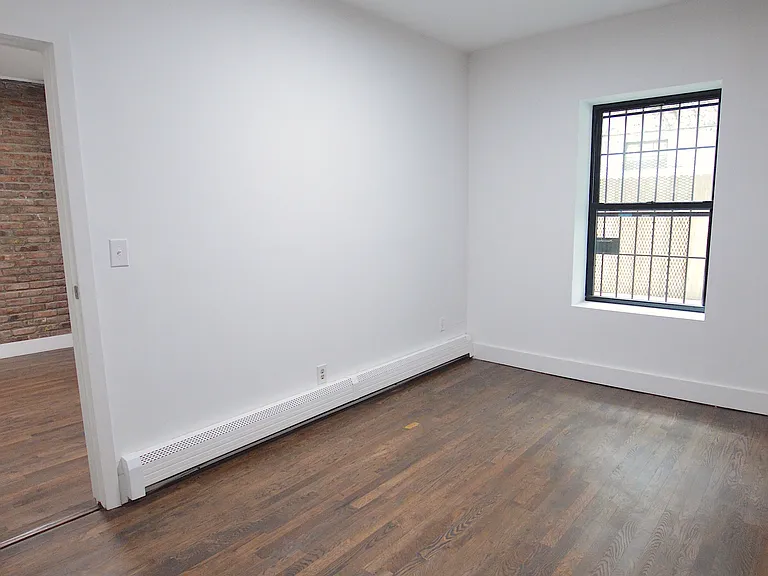 315 W 29th St #1B — Photo 3