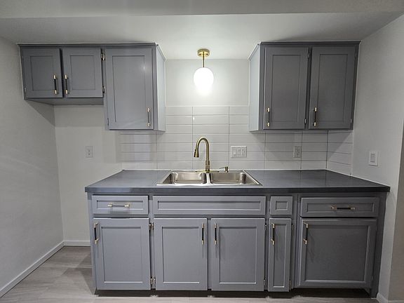 2nd image of 526 Zahn Dr APT 5