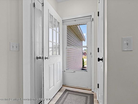 2nd image of 1128 Sydney Dr NW