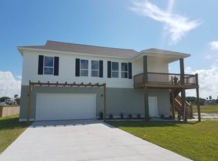 106 Windjammer St, Rockport, TX 78382