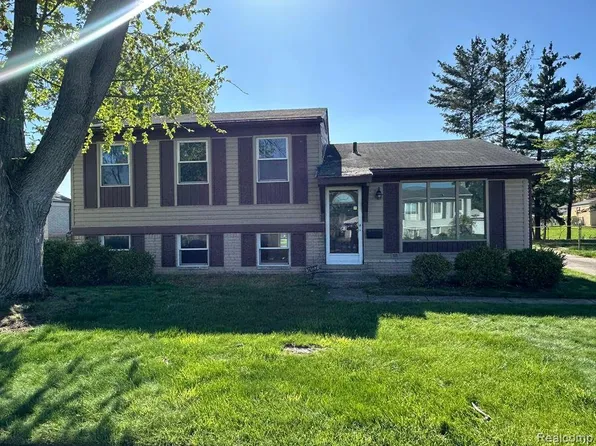 14127 Marie St, Livonia, MI 48154