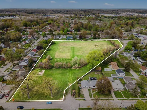 1301 N Henry St, Bay City, MI 48706