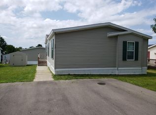 407 Shummard Br, Oxford, MI 48371