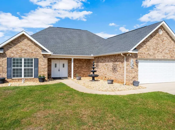 403 Lamplight Dr, Byron, GA 31008