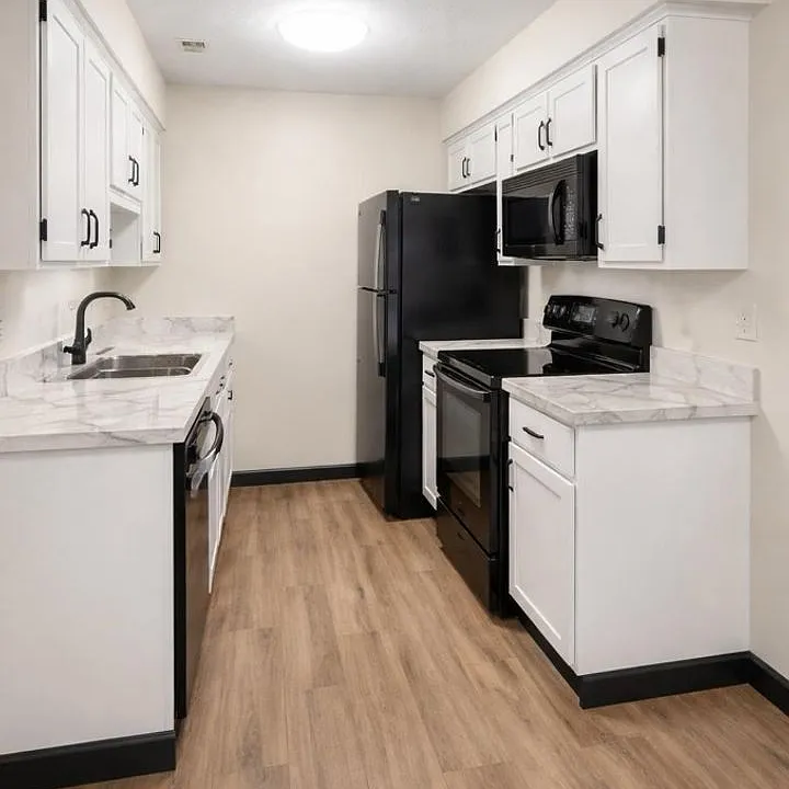 Pine Creek Apartments