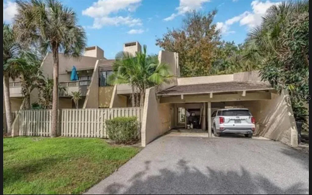 3 bed, 2.0 bath, 1590 sqft, $2,800 — Photo 1