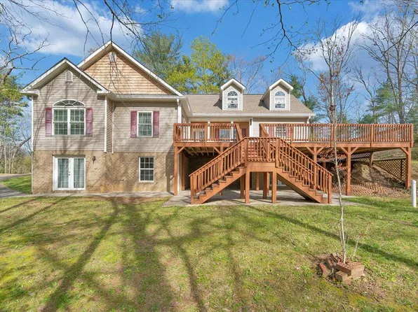 363 Ezra Dr, Buchanan, VA 24066