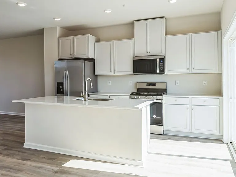 178 Bell Ct — Photo 12