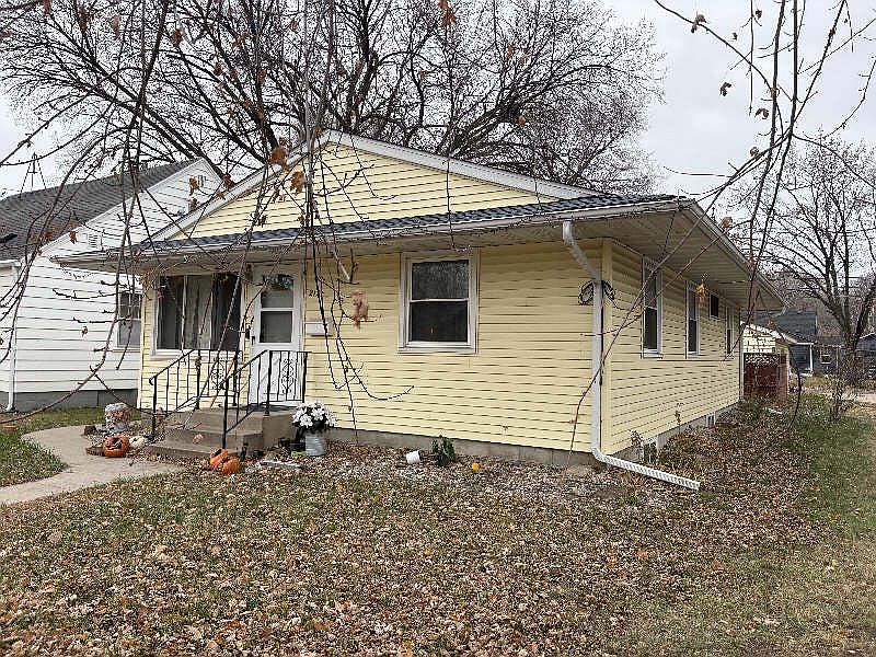 1st image of 213 27th Ave N