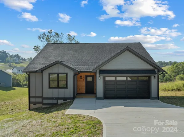 1111 Morlin Acres Dr, Marshall, NC 28753