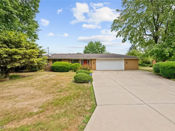 1408 Laurel Dr, Macedonia, OH 44056