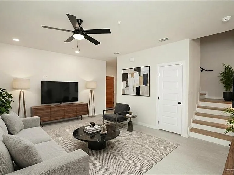 8101 N 23rd St #29 — Photo 2