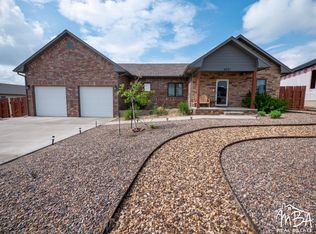 4021 Cypress Dr, Garden City, KS 67846