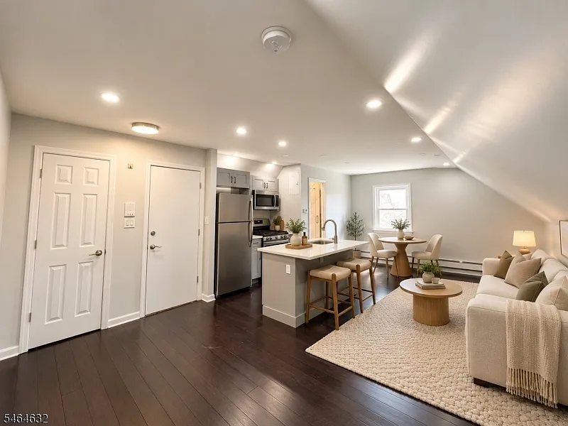 1 bed, 1.0 bath, $1,650 — Photo 3
