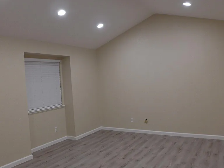 1438 Cuciz Ln — Photo 13