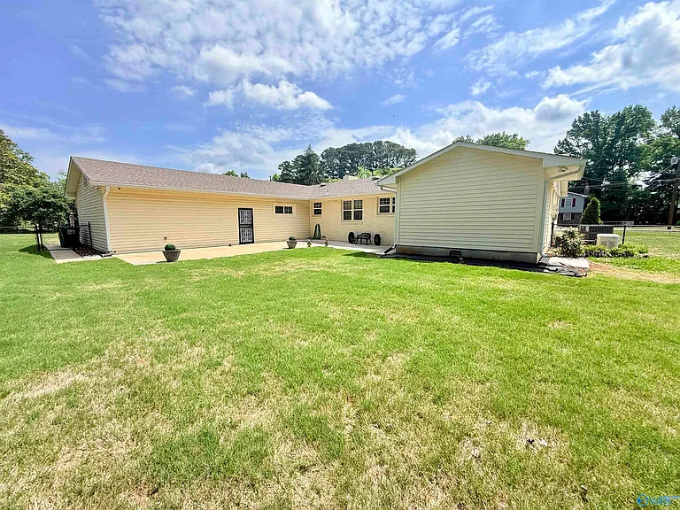1711 Lydia Dr NW — Photo 36