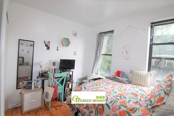 Rented by Green Home NY Realty LLC | media 1