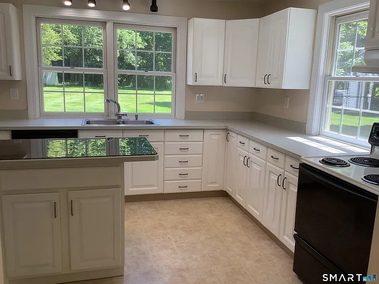 668 Huckleberry Hill Rd — Photo 7