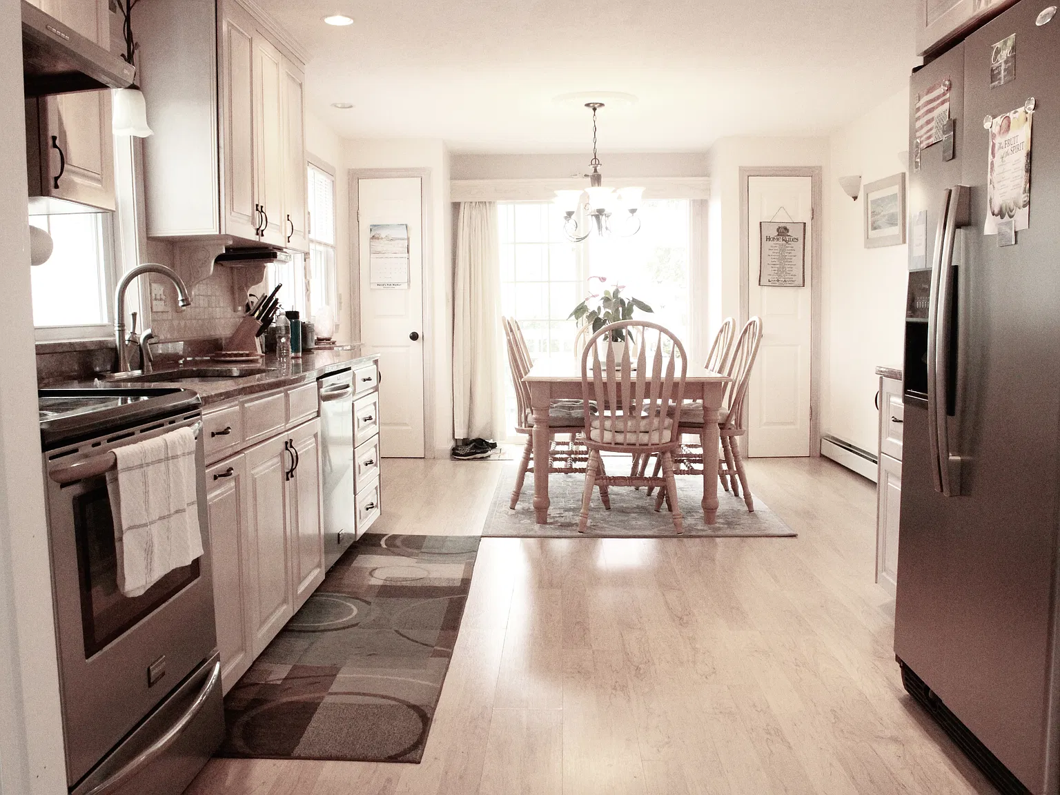 3 bed, 1.5 bath, 1308 sqft, $2,000 — Photo 4