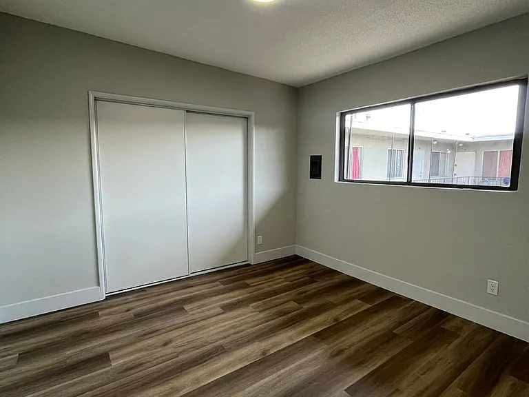 8029 S Hoover St — Photo 6