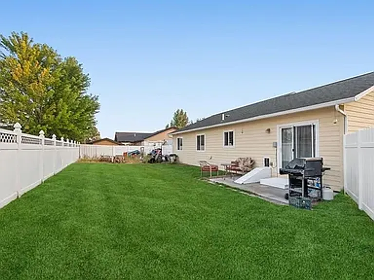 7 Darlene Rd — Photo 26