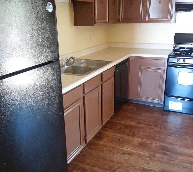1st image of 825 S Telshor Blvd APT 31