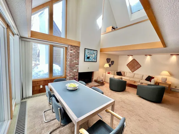 65 Pond View Road, Winhall, VT 05340