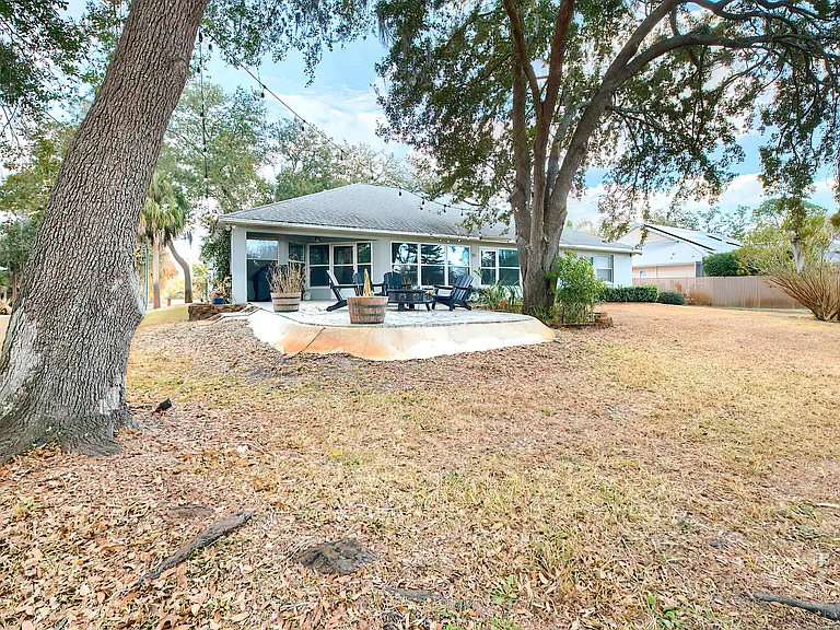 240 N Country Club Dr — Photo 53
