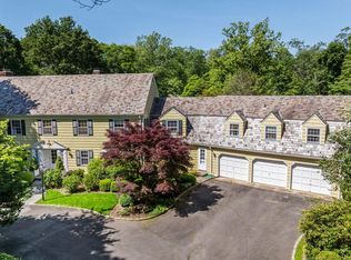 24 Wellington Rd, Locust Valley, NY 11560