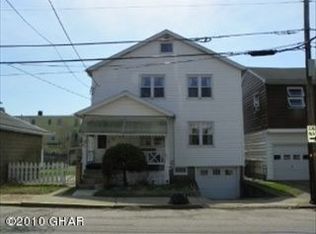 922 W 1st St, Hazleton, PA 18201
