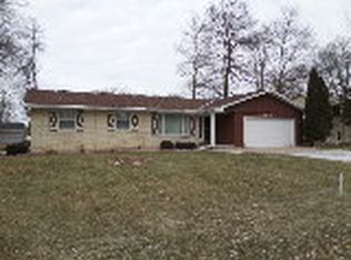 1320 Valley View Rd, Green Bay, WI 54304