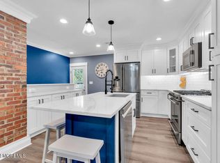 154 Brookside Dr, Belford, NJ 07718