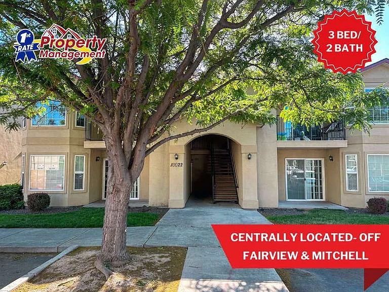 10042 W Garverdale Ln — Photo 3