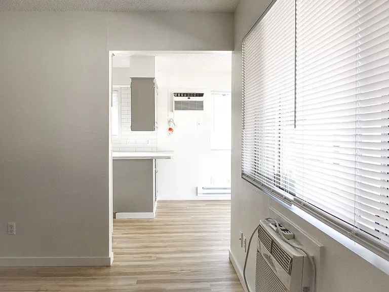 Kathy-Ann Apartments — Photo 12