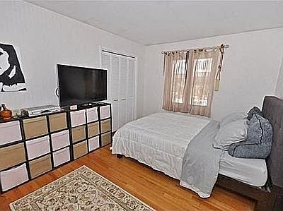 2nd image of 1301 S Abercorn St #1