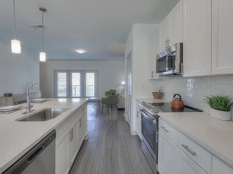 The Flats at Laurel & Pine — Photo 3