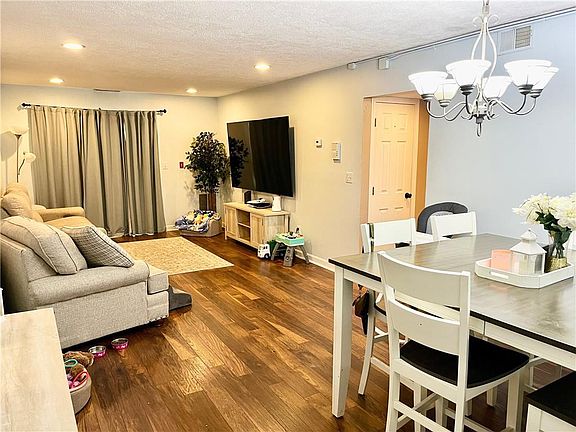 4th image of 1145 Hartford Ave APT 6A