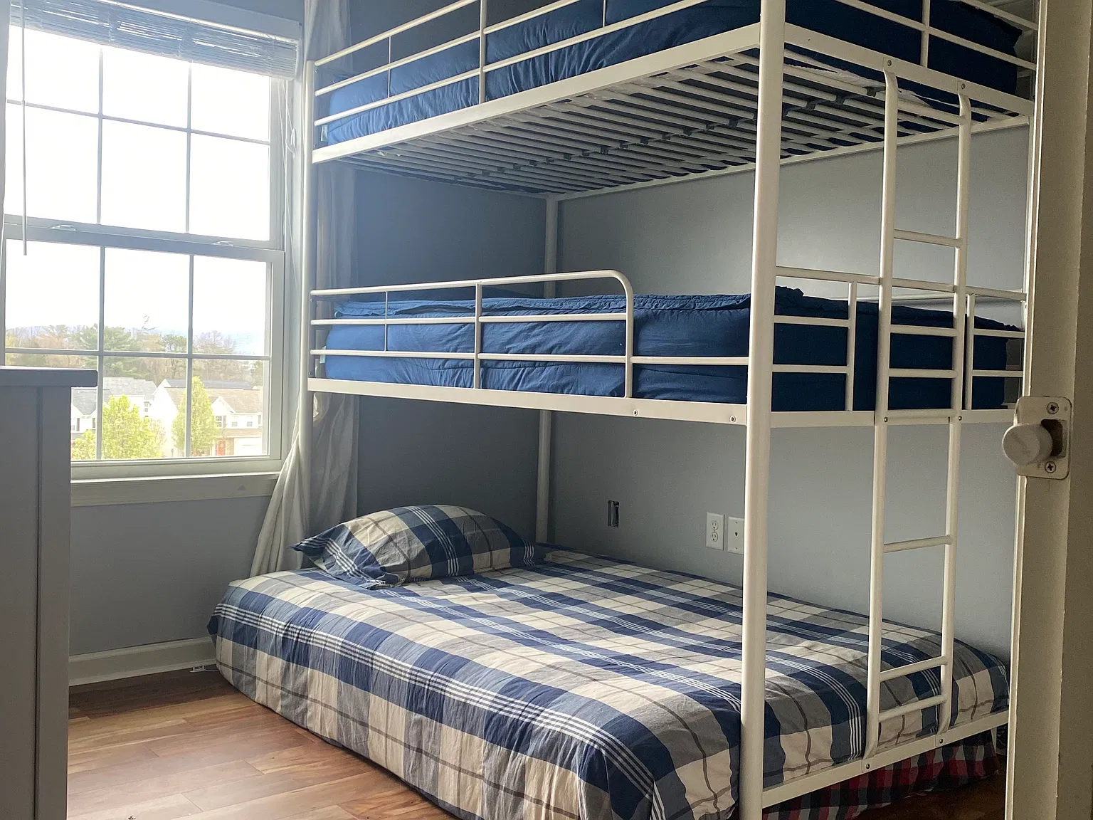 163 Exeter Ln — Photo 3