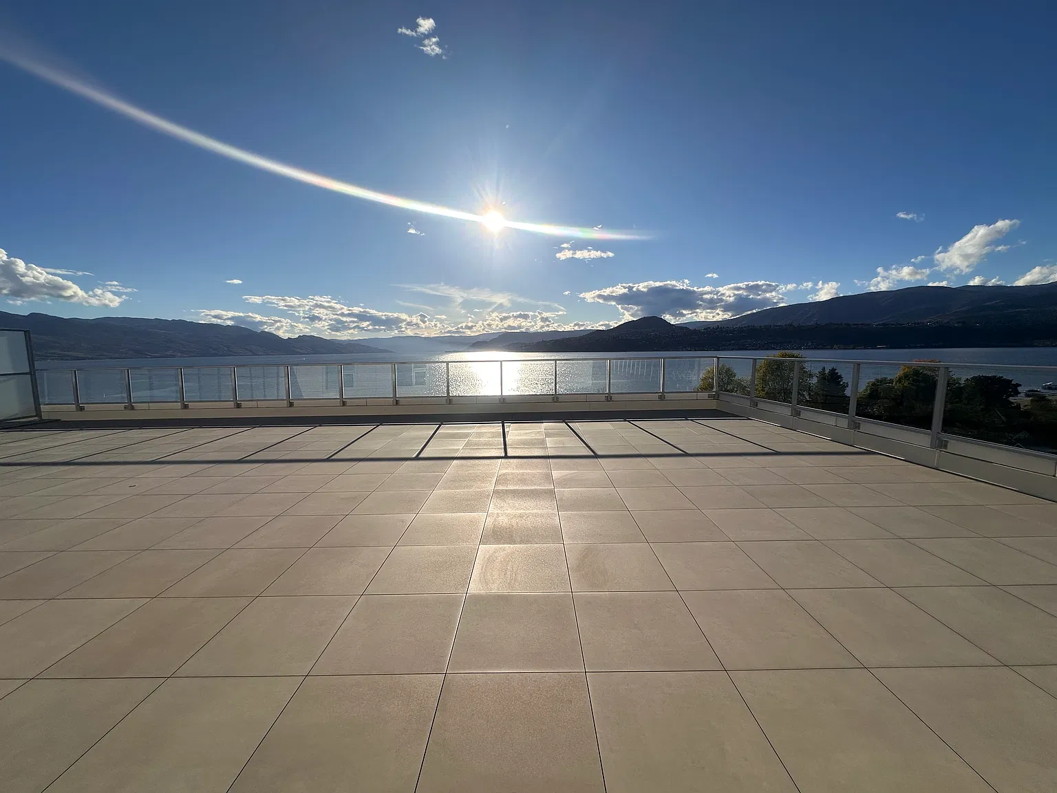 2 bed, 1100 sqft, $5,000 — Photo 2